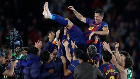 Robert Lewandowski pożegnał się z kibicami na Camp Nou