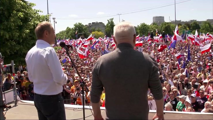 Tłum przerwał wystąpienie Wałęsy. "Jak nie chcecie słuchać, to dziękuję bardzo"