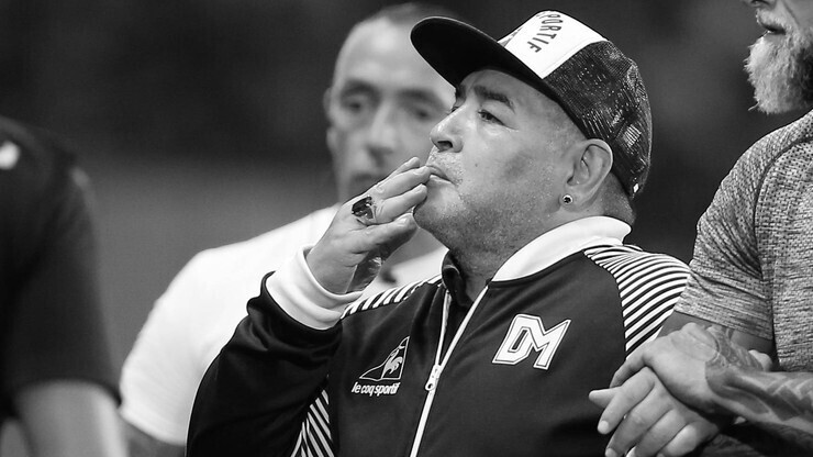 Diego Armando Maradona nie żyje