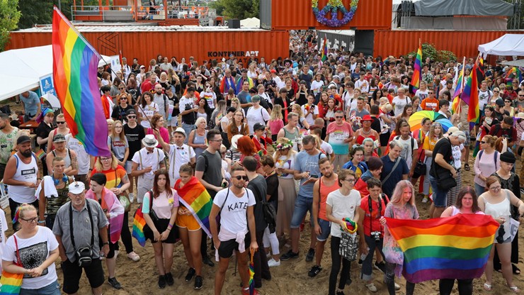 Próbowali zablokować Marsz Równości w Poznaniu. Stu narodowców przeciwko paradzie środowisk LGBT