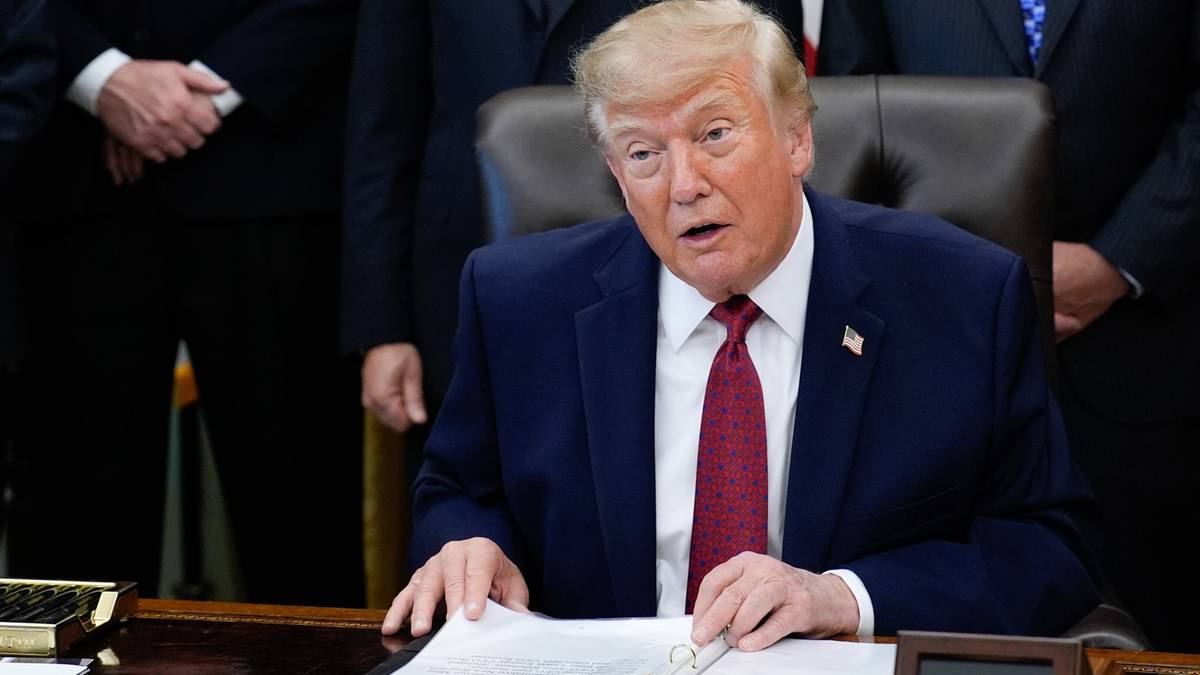 Pilot próbował rozbić samolot do Izraela? Ujawniono reakcję Trumpa
