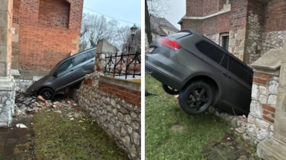 Osobówka zawisła na kościelnym murze. Poważne zdarzenie w centrum Krakowa