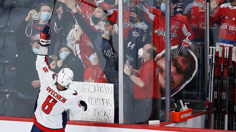 NHL: Przegrana z Toronto i kontuzja Owieczkina
