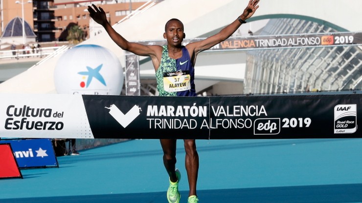 Maraton w Walencji: Rekord Europy Oezbilena, Shegumo blisko Tokio