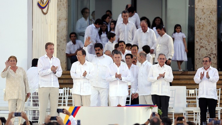 297 stron porozumienia kończy 50-letnią wojnę w Kolumbii