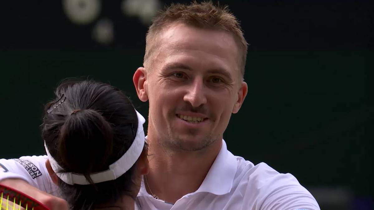 Polski tenisista gra dalej w Wimbledonie! Pewny awans do ćwierćfinału