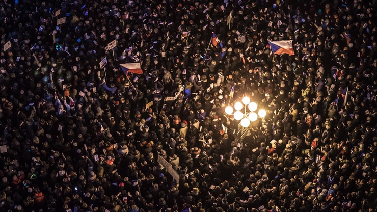 Czechy: rocznicowe uroczystości w cieniu protestów przeciwko premierowi