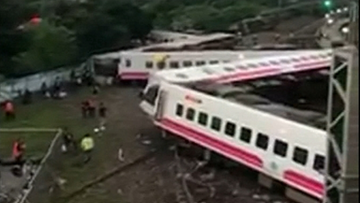 Wykoleił się pociąg na Tajwanie. Co najmniej 18 zabitych