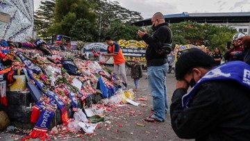 Wzrosła liczba ofiar tragedii na stadionie piłkarskim w Indonezji