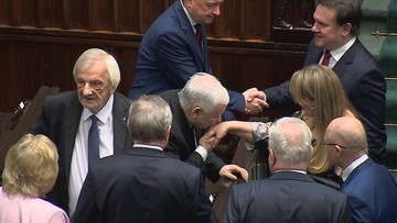 Prezes PiS pocałował w rękę posłankę KO. "Wow"