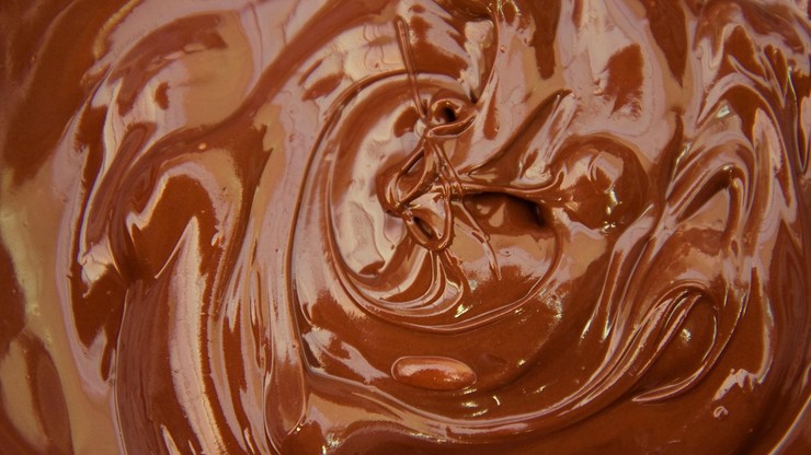 USA. Pracownicy fabryki wpadli do płynnej czekolady. Ratownicy musieli rozciąć zbiornik