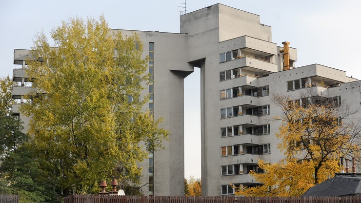 Warszawa: sowiecki apartamentowiec ma być zwrócony Polsce