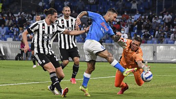 Serie A: Napoli ograło Juventus w hicie. Fatalny błąd Szczęsnego (WIDEO)