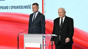 "W panice rzucili się odwracać kota ogonem". Kaczyński uderza w KO