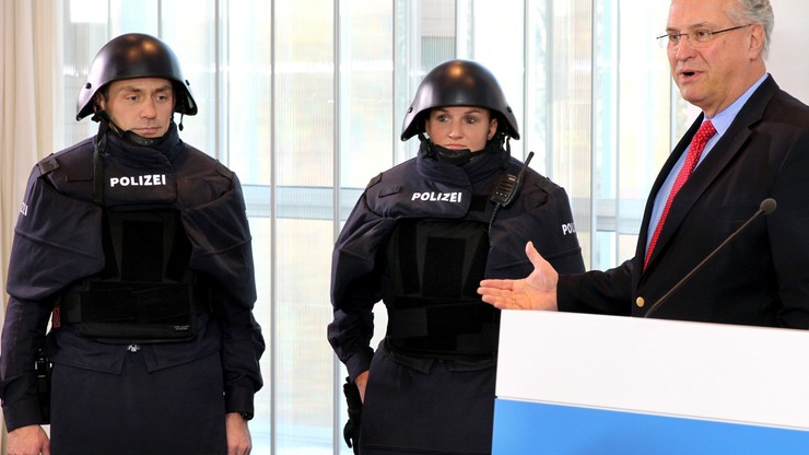 Nowe szturmowe mundury niemieckiej policji. Internet się śmieje
