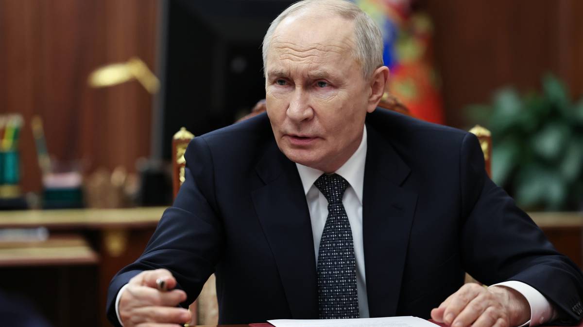 Russia Suspected of Aiding Attacks on CIA Bases in Persian Gulf Region