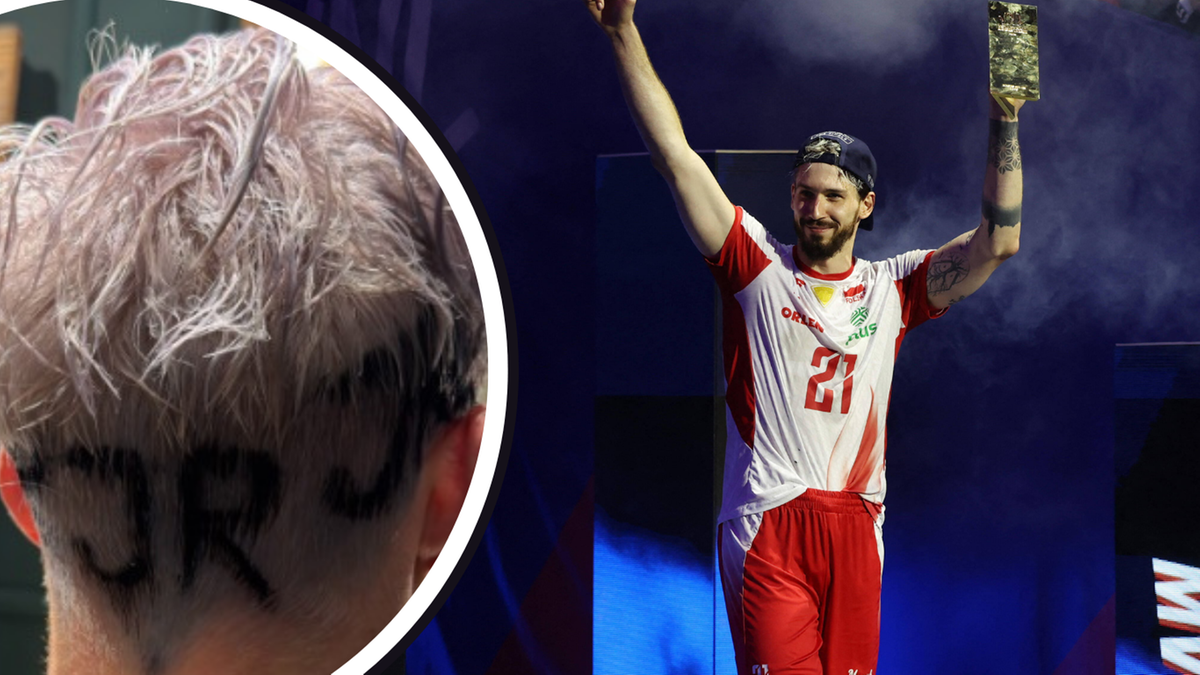 Siatkarz w białej koszulce z czerwonymi elementami i numerem 21 na plecach, trzymający w górze trofeum. Zbliżenie na jego głowę pokazuje wygolone włosy z napisem "JORU".