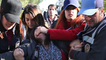 Turcja: pięciu prokurdyjskich deputowanych formalnie aresztowanych