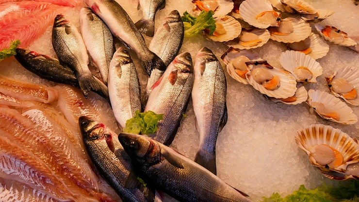 Mintaj, śledź i makrela. Ile i jakie ryby jedzą Polacy?