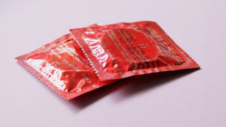 Farmaceuta będzie mógł odmówić sprzedaży prezerwatyw? Izba aptekarska: fake news