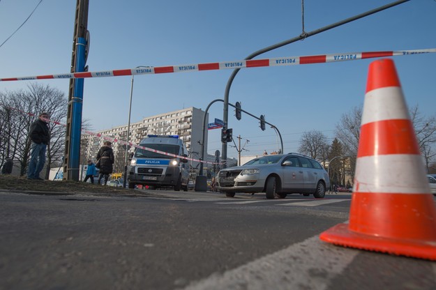 Samochód wjechał w kobiety stojące przed przejściem dla pieszych. Stan dwóch z nich jest ciężki