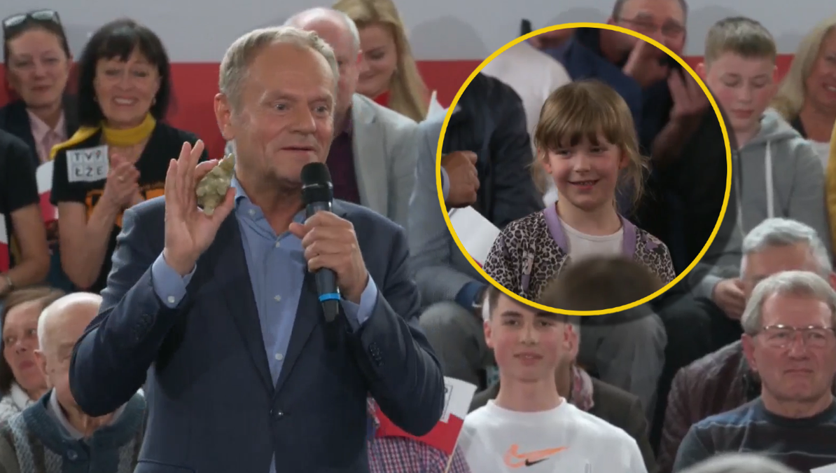Donald Tusk w Kartuzach. Dziewczynka przerwała przemówienie. Podarowała mu prezent
