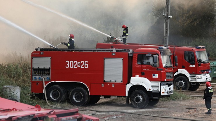 Pożar składu węgla na Podlasiu. Z ogniem walczy 80 strażaków