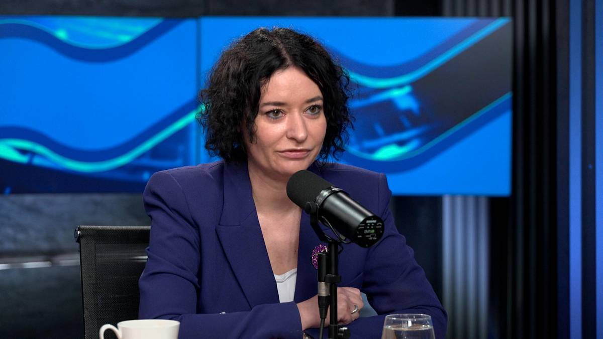 Anna Maria Żukowska w studiu telewizyjnym