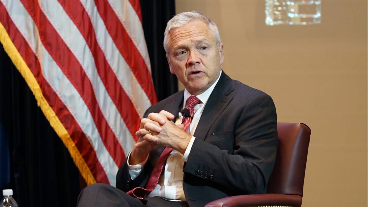 "Osłabienie wiarygodności USA". Polacy w sprawie konfliktu z Czarzastym