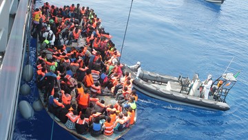 Włochy: ponad 1,2 tys. uchodźców uratowano na Morzu Śródziemnym
