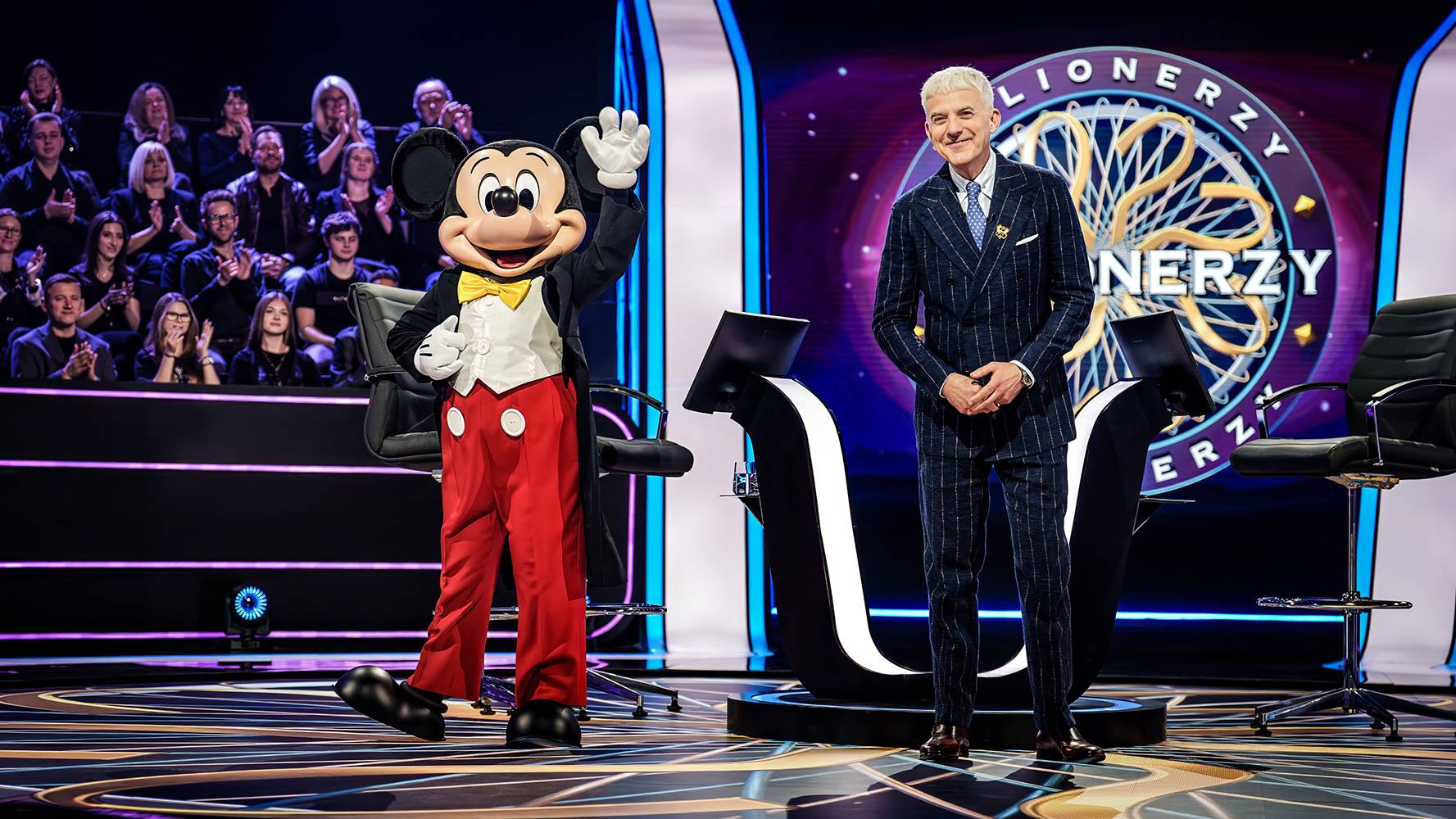 Hubert Urbański i Myszka Miki podczas specjalnego odcinka