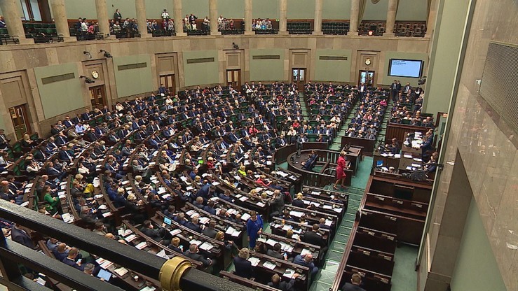 Będzie nadzwyczajne posiedzenie Sejmu. Chodzi o zmianę przepisów w związku z pożarami odpadów