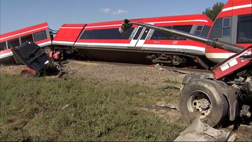 Tir uderzył w pociąg. Ewakuowano 35 osób
