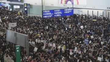 Okupacja lotniska w Hongkongu. Demonstranci zablokowali ruch samolotów