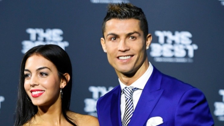 Ronaldo pokazał światu nową dziewczynę (ZDJĘCIA)