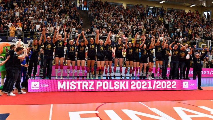 Radość siatkarek Grupy Azoty Chemika Police po zdobyciu mistrzostwa Polski 2022