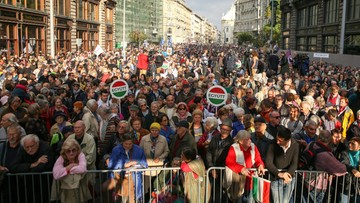 Opozycyjny wiec w Budapeszcie. Protestowano przeciwko korupcji i ograniczaniu wolności