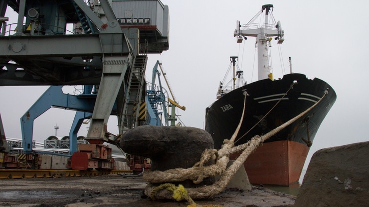 Straż Graniczna Ukrainy: Rosja wciąż utrudnia ruch statków w Cieśninie Kerczeńskiej
