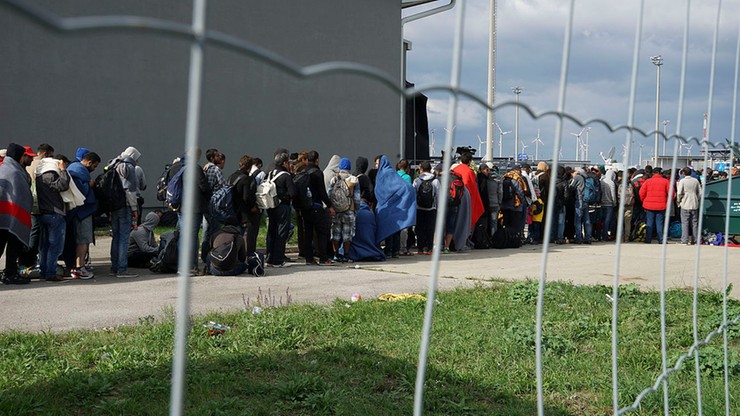 Szef węgierskiego MSZ: zamachy pokazują, że Węgry mają rację ws. imigracji