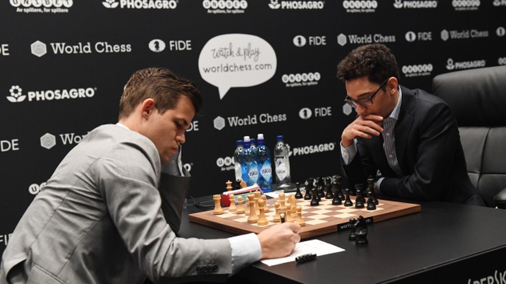 MŚ w szachach: W meczu Carlsena z Caruaną remis przed ostatnią rundą