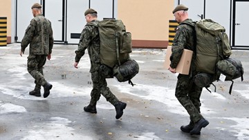 Zdecydowana opinia Polaków o obowiązkowej służbie wojskowej