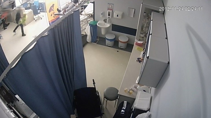 Chwile grozy w częstochowskim szpitalu. 27-latek przyłożył pielęgniarce nóż do szyi [WIDEO]