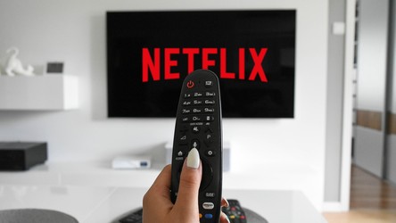 Facebook, Netflix i Google wprowadzają obowiązek szczepienia pracowników