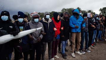 Napływ migrantów do Calais. Aktywiści poszczą w ich obronie