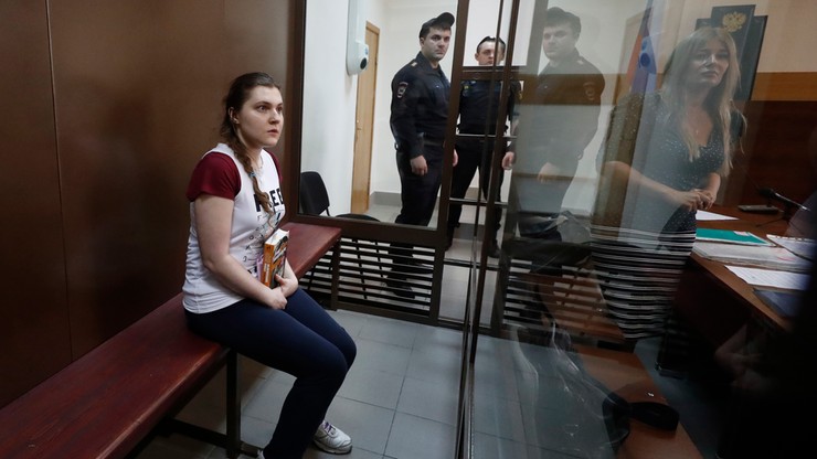 Oskarżane o ekstremizm rosyjskie nastolatki po protestach zostały  zwolnione z aresztu śledczego
