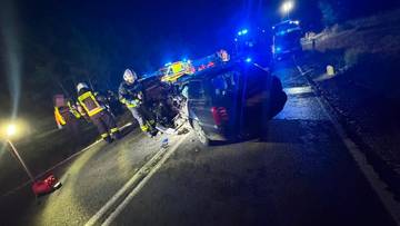 Tragiczny wypadek pod Szczytnem. Nie żyje 17-latek, sześć osób rannych