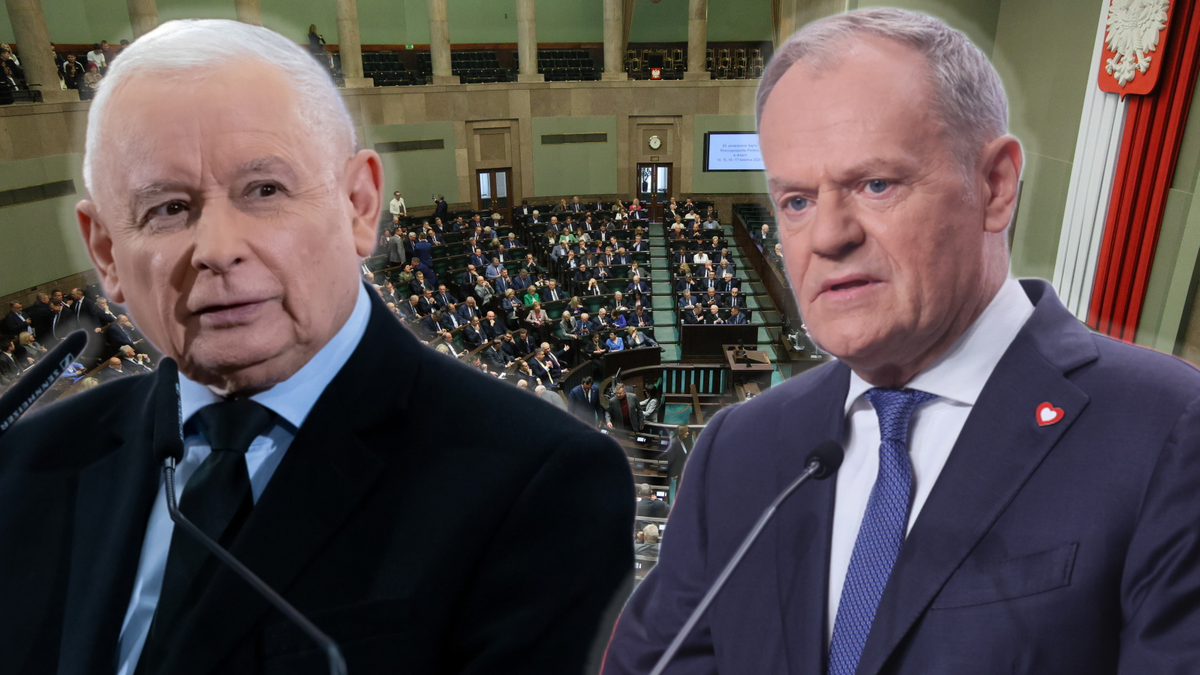 Portrety Jarosława Kaczyńskiego i Donalda Tuska na tle sali sejmowej.