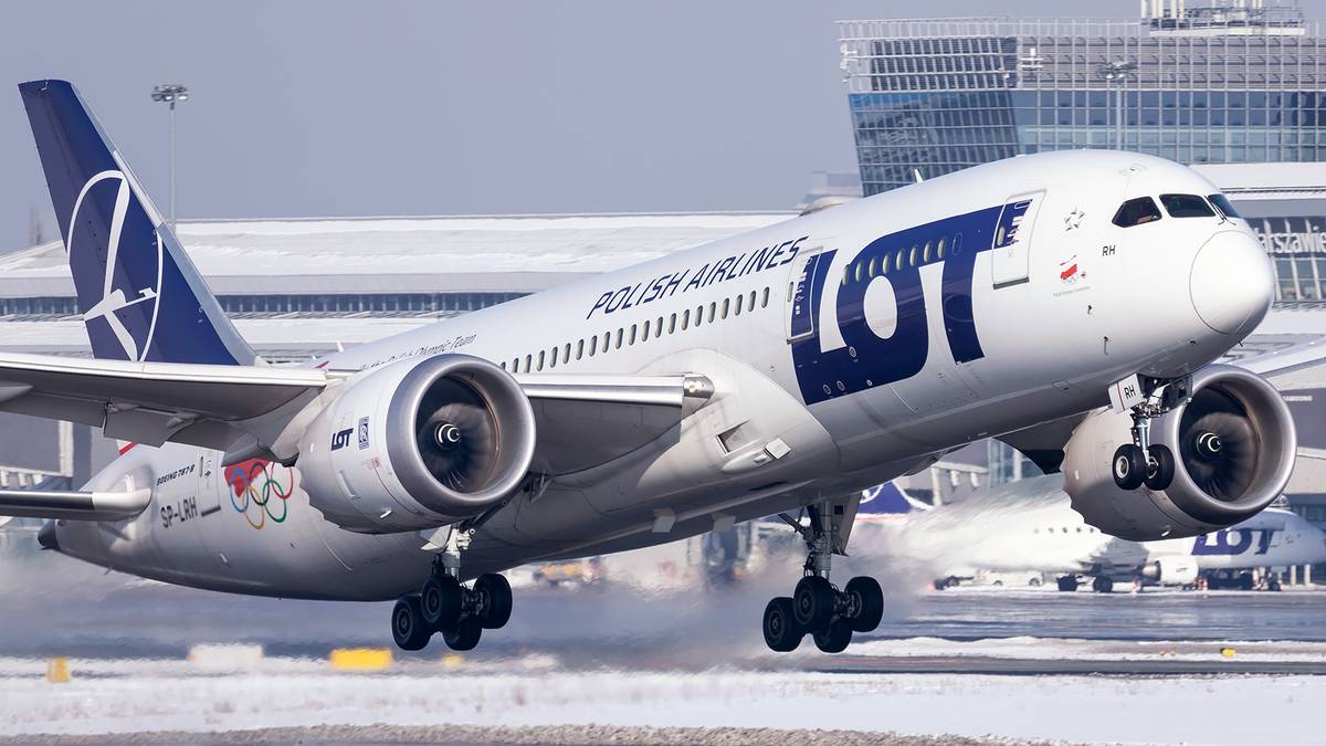 PLL LOT w opałach, UOKiK postawił zarzuty. Chodzi o zagubione i uszkodzone bagaże