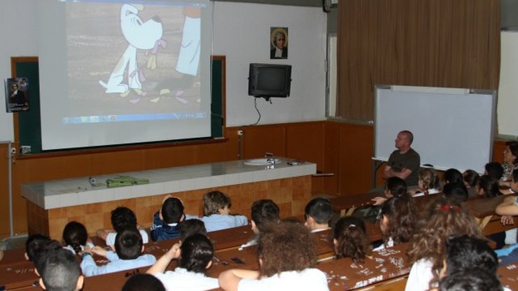Filmowy Reksio uczy libańskie dzieci, by chronić bociany