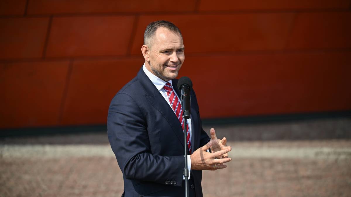 "Jeszcze bardziej pogłębi podziały". Węgierska prasa jasno o Nawrockim